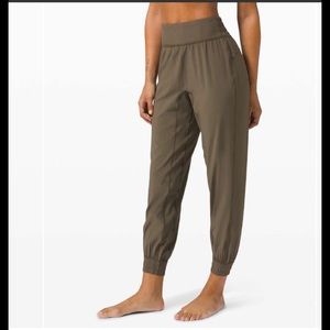 Lululemon Sun Setter Jogger